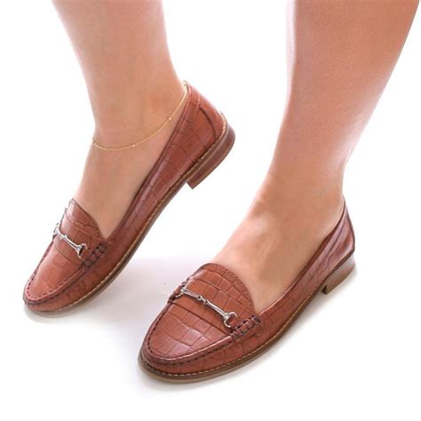 Mocassins Femininos Em Couro .